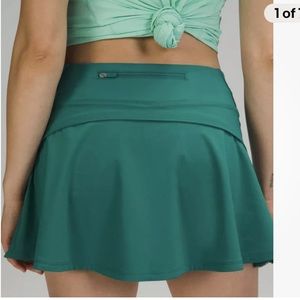 Lululemon Play off the pleats skirt sz12 Teal lagoon NWOT